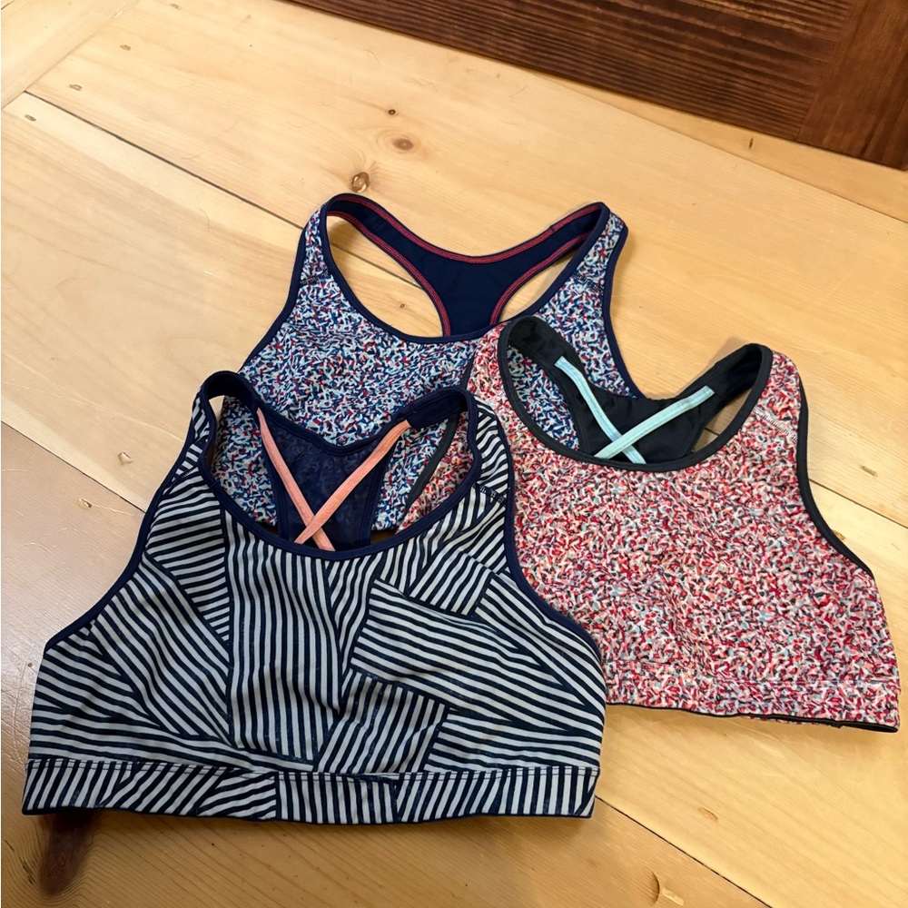 3 Old Navy Women's Patterned Sports Bras